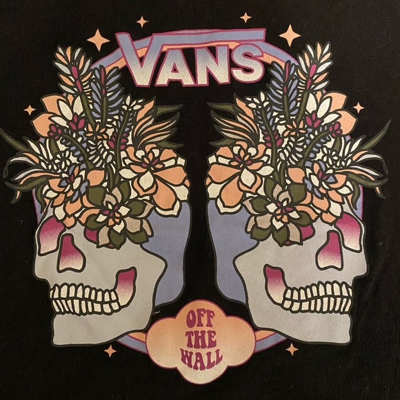 Vans Tops - Vans off the wall skull women’s size small